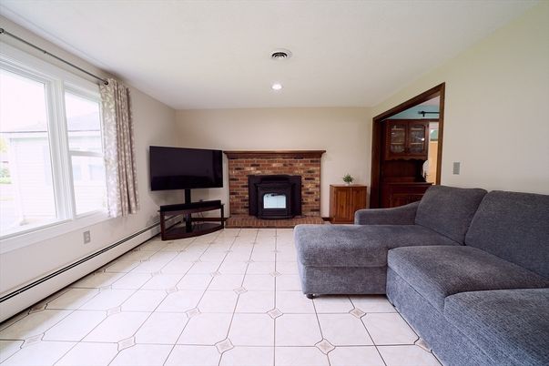 Fireplace, Interior, Living room, Recessed Lighting