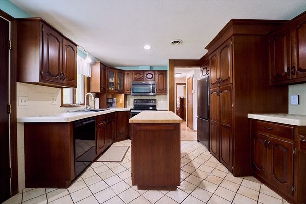 Interior, Kitchen, Recessed Lighting, Tile Countertops