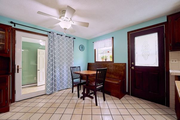 Dining room, Interior