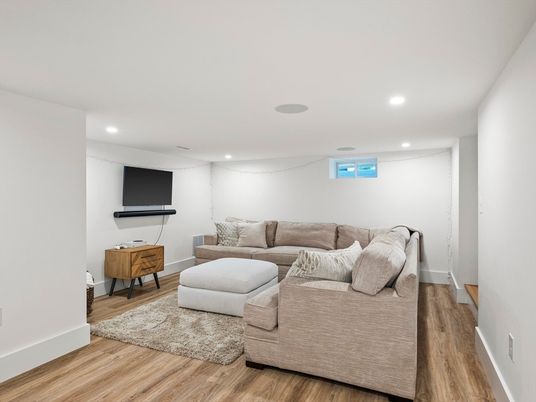 Interior, Living room, Recessed Lighting, Wood Texture Flooring