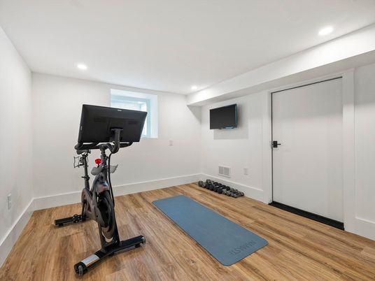 Fitness Equipment, Interior, Recessed Lighting, Wood Texture Flooring