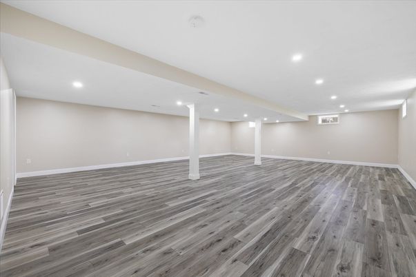Empty room, Interior, Recessed Lighting, Wood Texture Flooring