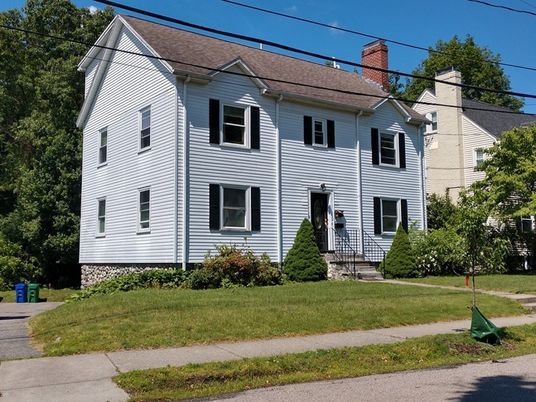 Exterior, Facade, Rowhouse