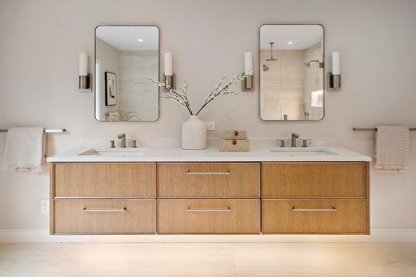 Bathroom, Dual Sink Vanities, Interior, Recessed Lighting