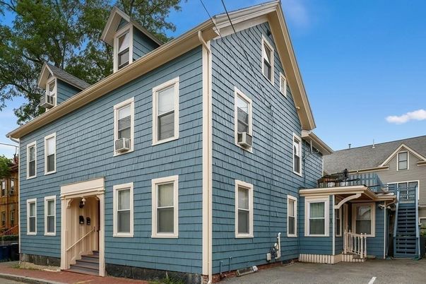 Exterior, Facade, Cape Cod