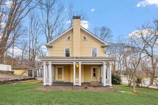 Exterior, Facade, Queen Anne Victorian