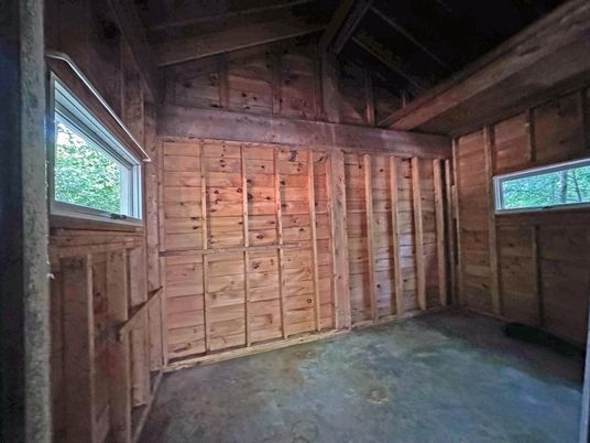 Empty room, Interior, Wooden Beams, Wooden Walls