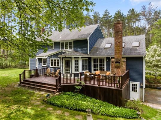Backyard, Exterior, Facade, Queen Anne Victorian