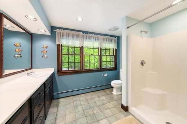 Bathroom, Interior, Recessed Lighting