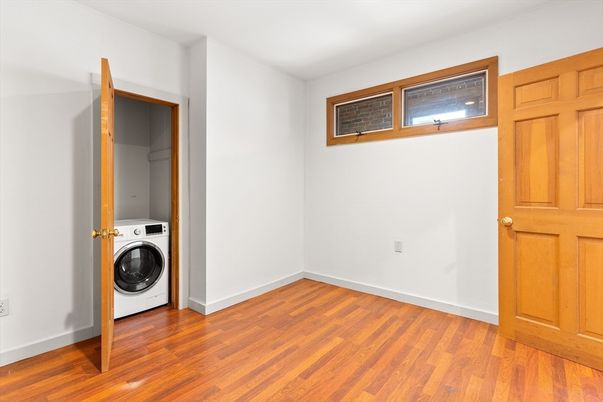 Interior, Utility Closets, Washer, Wood Texture Flooring