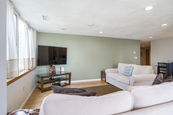 Interior, Living room, Recessed Lighting, Wood Texture Flooring