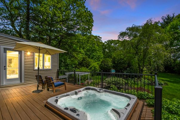 Exterior, Hot Tub
