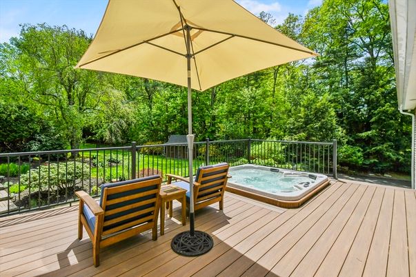 Exterior, Hot Tub