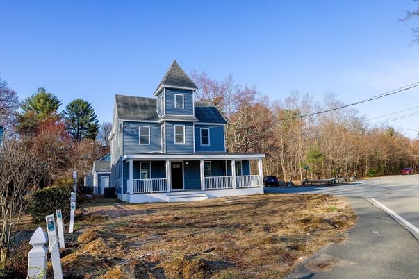 Backyard, Exterior, Facade, Queen Anne Victorian