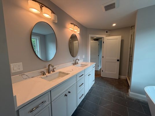 Bathroom, Dual Sink Vanities, Interior, Recessed Lighting