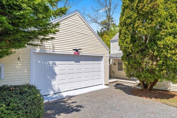 Detached Garage, Exterior