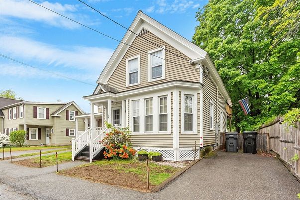 Exterior, Facade, Queen Anne Victorian