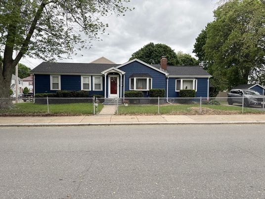 Exterior, Facade, Cape Cod