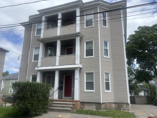 Exterior, Facade, Rowhouse