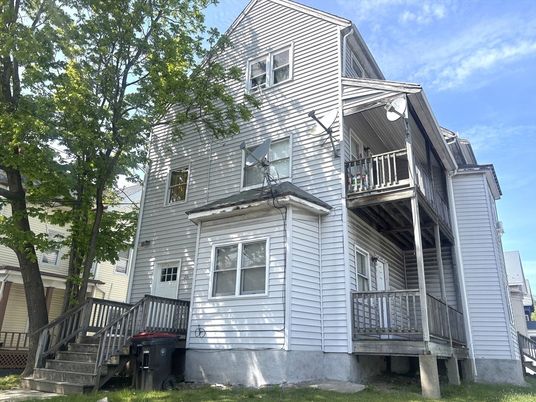 Exterior, Facade, Queen Anne Victorian