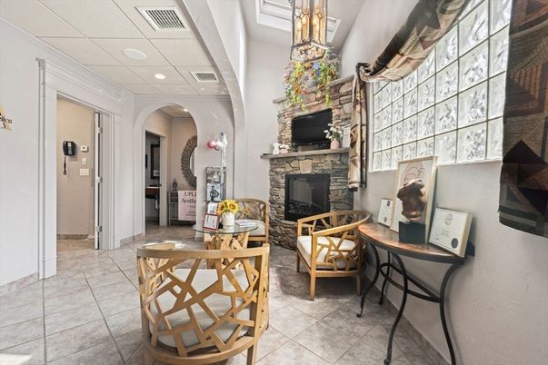 Fireplace, Interior, Living room, Recessed Lighting