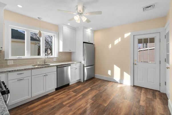 Interior, Kitchen, Pendant Lights, Recessed Lighting, Wood Texture Flooring