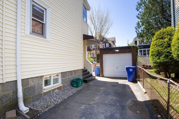 Detached Garage, Exterior