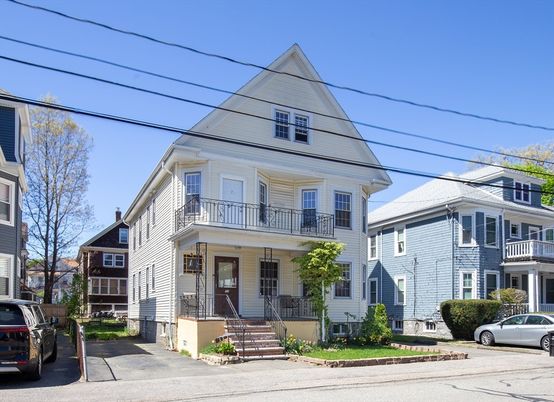 Exterior, Facade, Queen Anne Victorian
