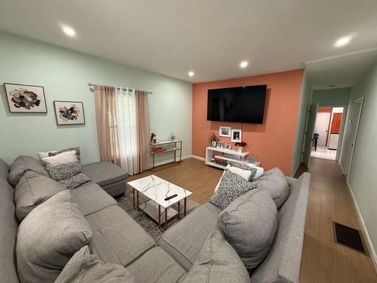 Interior, Living room, Recessed Lighting, Wood Texture Flooring