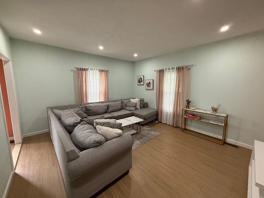 Interior, Living room, Recessed Lighting, Wood Texture Flooring