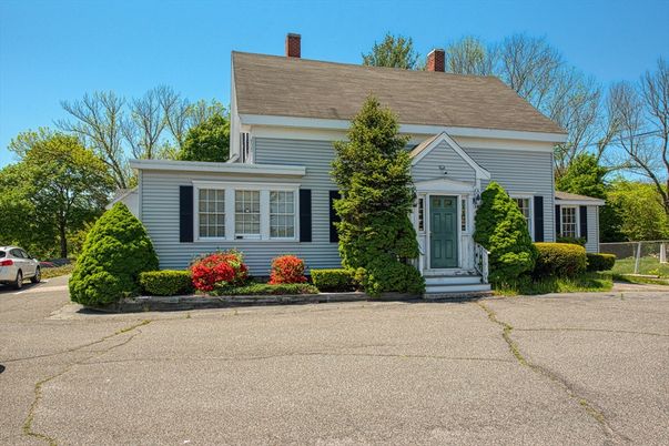 Exterior, Facade, Cape Cod