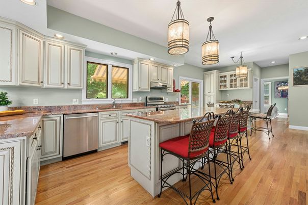 Dining room, Interior, Kitchen, Pendant Lights, Recessed Lighting, Stainless Steel Appliances, Wood Texture Flooring