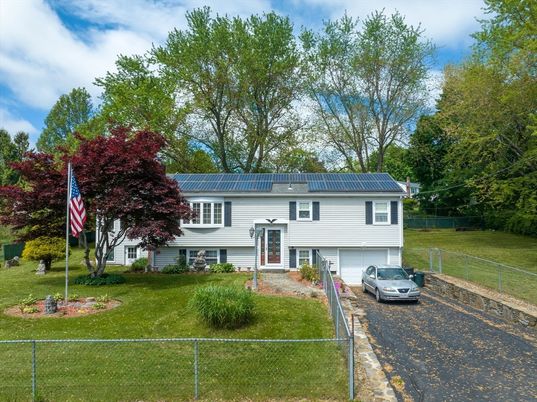 Attached, Exterior, Facade, Solar Panels, Raised Ranch