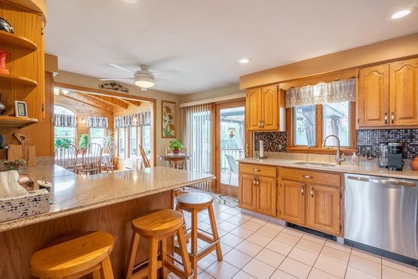 Dining room, Interior, Kitchen, Recessed Lighting
