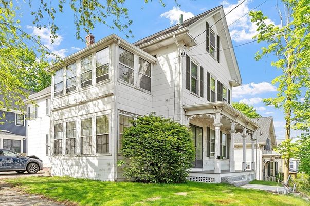 Exterior, Facade, American Foursquare