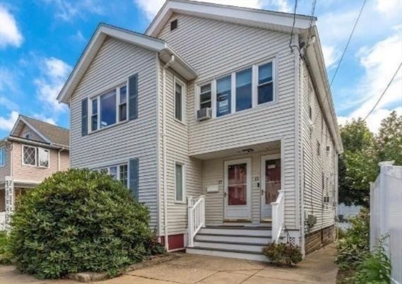 Exterior, Facade, Queen Anne Victorian