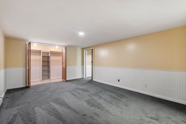 Empty room, Interior, Recessed Lighting