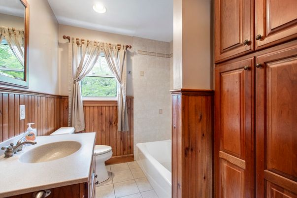 Bathroom, Interior, Recessed Lighting