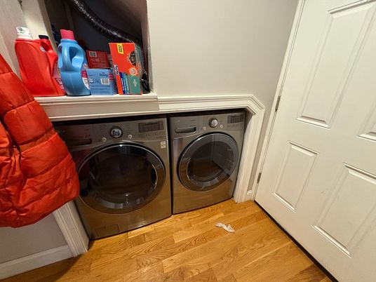 Interior, Utility Closets, Washer, Wood Texture Flooring
