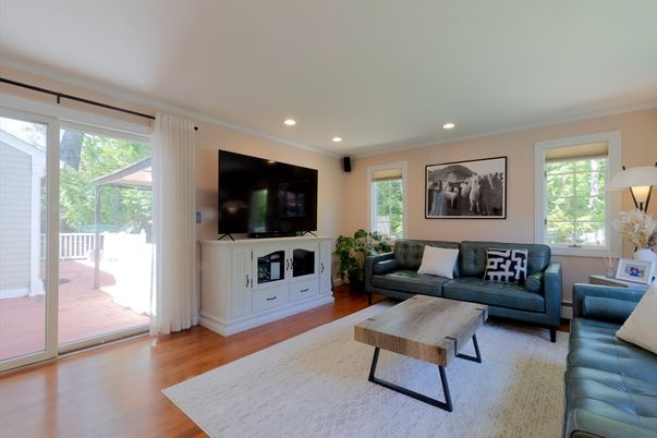 Interior, Living room, Recessed Lighting, Wood Texture Flooring