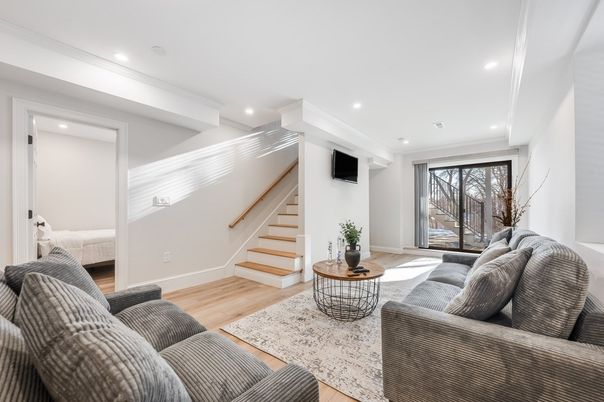 Interior, Living room, Recessed Lighting, Wood Texture Flooring