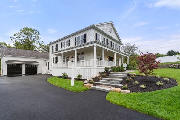 Attached, Exterior, Facade, Farmhouse