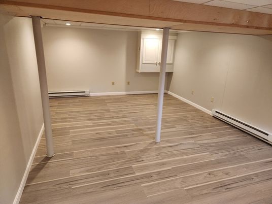 Empty room, Interior, Recessed Lighting, Wooden Beams, Wood Texture Flooring