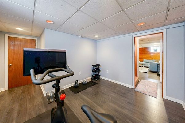 Fitness Equipment, Interior, Recessed Lighting, Wood Texture Flooring