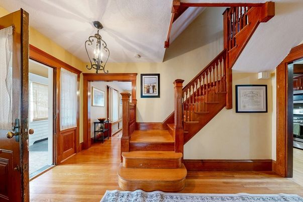 Interior, Pendant Lights, Wood Texture Flooring