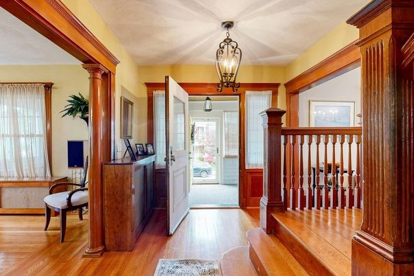 Interior, Pendant Lights, Wood Texture Flooring