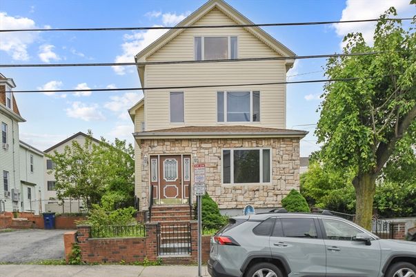 Exterior, Facade, Brick Facade, Queen Anne Victorian