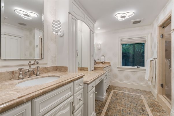 Bathroom, Dual Sink Vanities, Interior, Recessed Lighting
