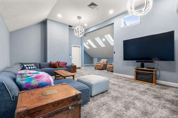 Interior, Living room, Pendant Lights, Recessed Lighting