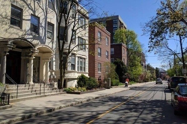 Exterior, Facade, Brick Facade, Rowhouse
